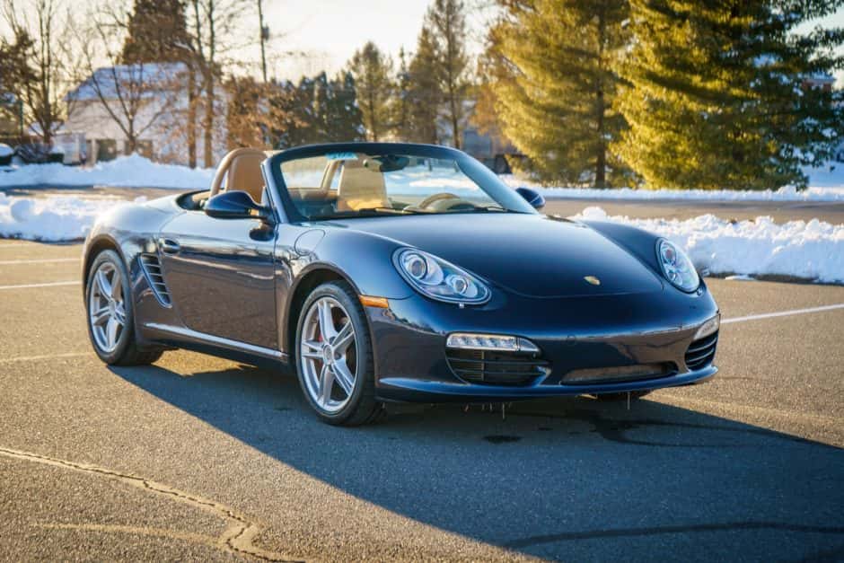2011 Porsche 987 Boxster sold for $32,000