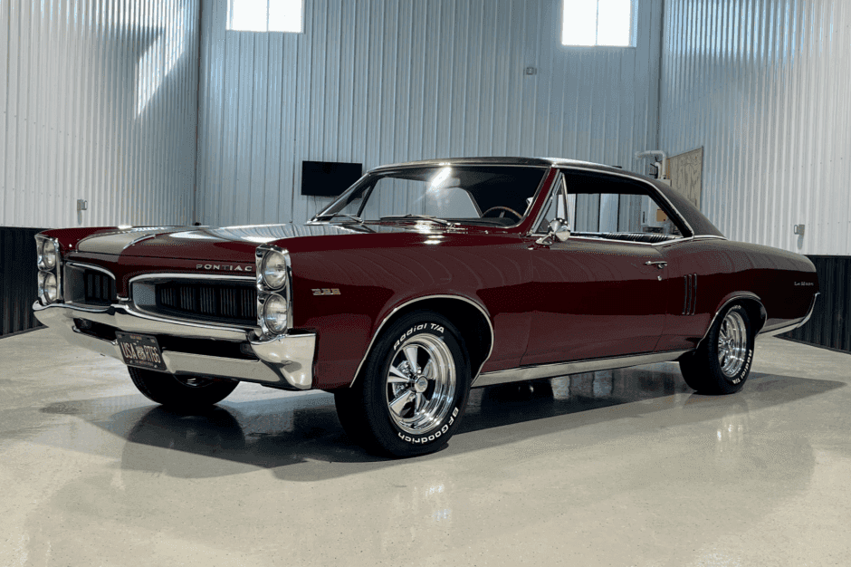 1967 Pontiac Tempest / LeMans sold for $30,250