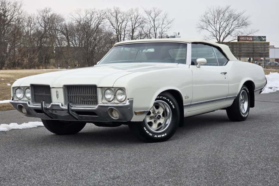 1971 Oldsmobile Cutlass sold for $28,000