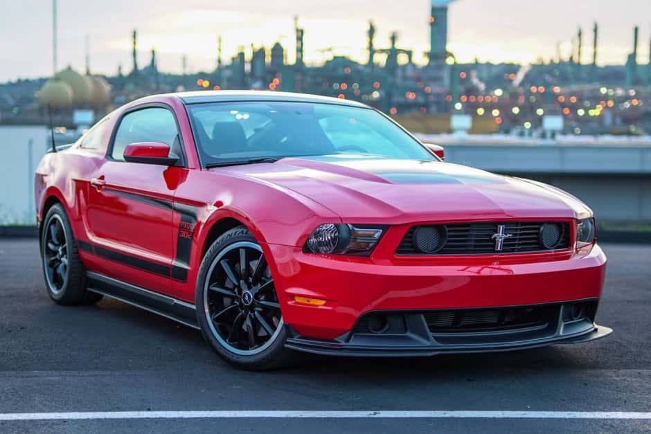 2012 Ford Mustang S197 2005-2014 sold for $33,302