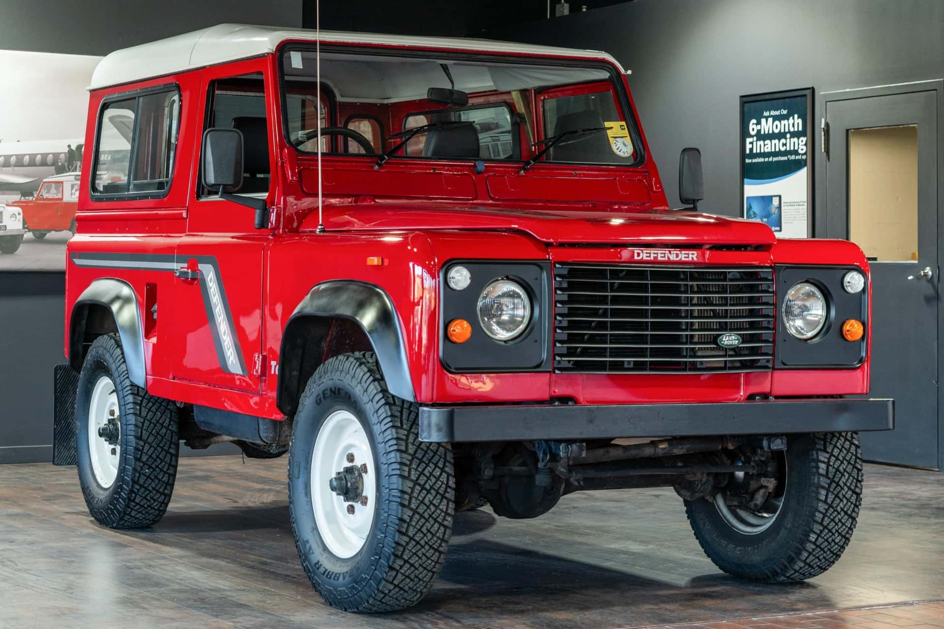 1992 Land Rover Defender sold for $16,300