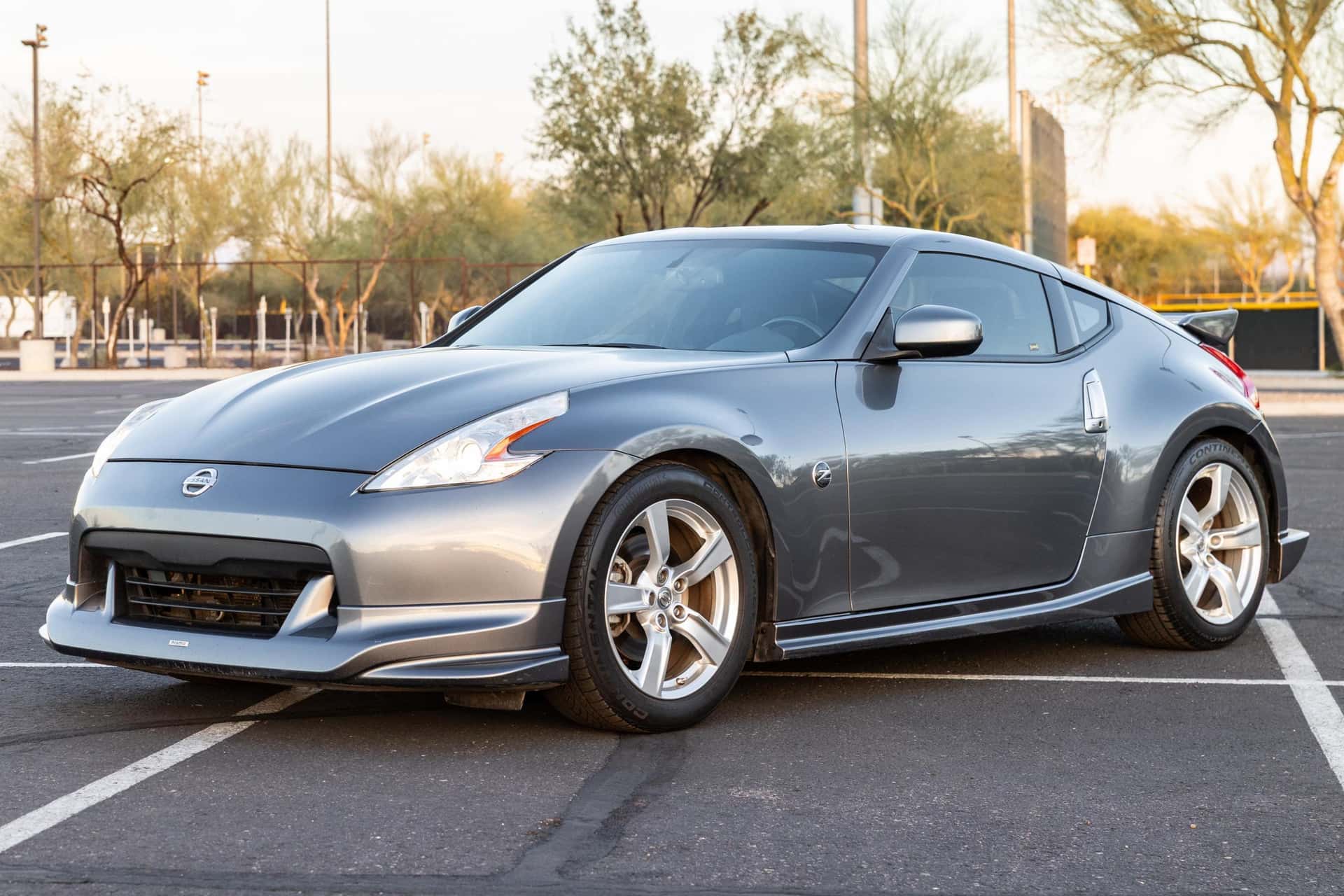 2011 Nissan 370Z sold for $16,250