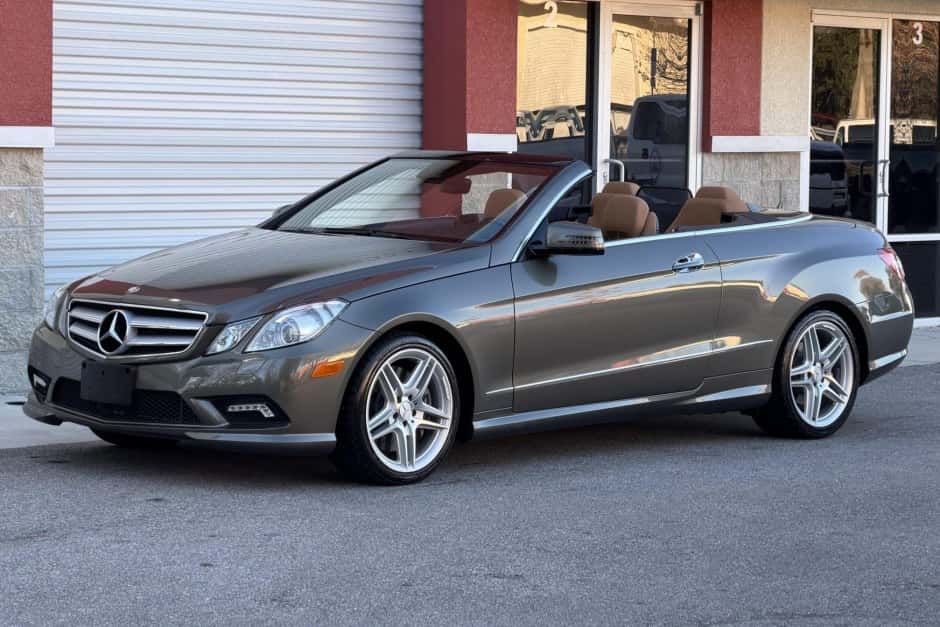 2011 Mercedes-Benz C207 E-Class Coupe/Cabriolet sold for $26,853