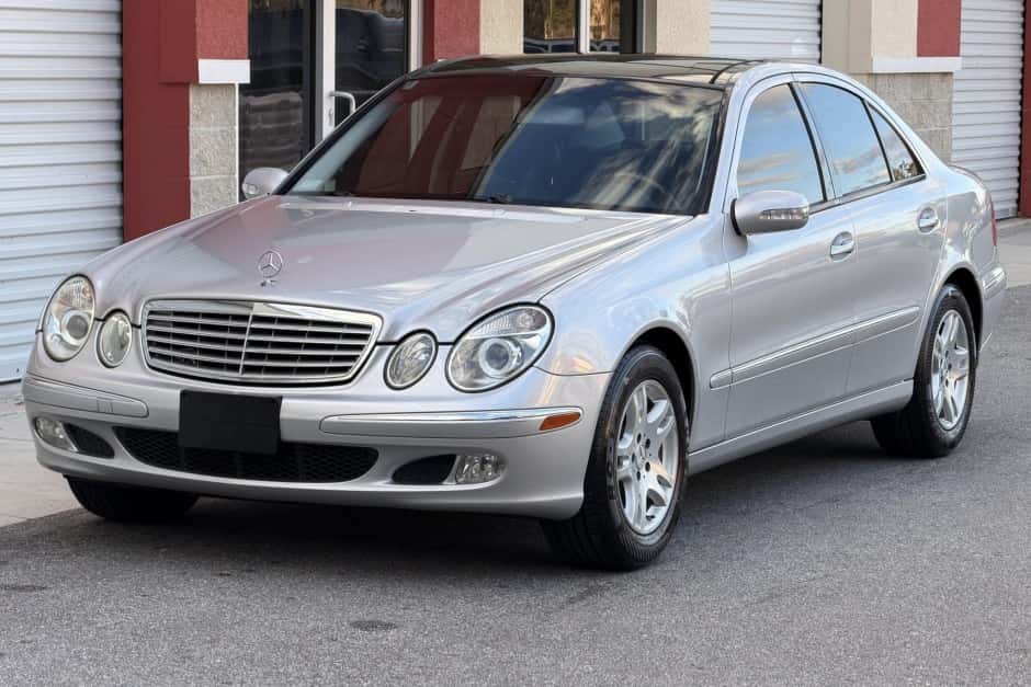 2004 Mercedes-Benz W211 E-Class sold for $4,200