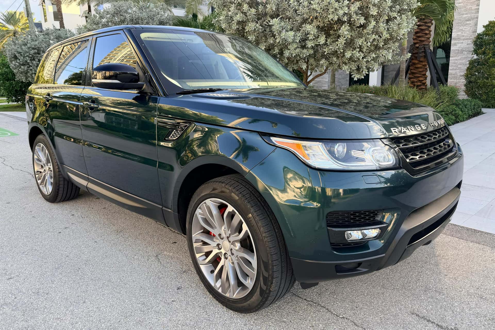 2014 Land Rover Range Rover Sport sold for $12,900