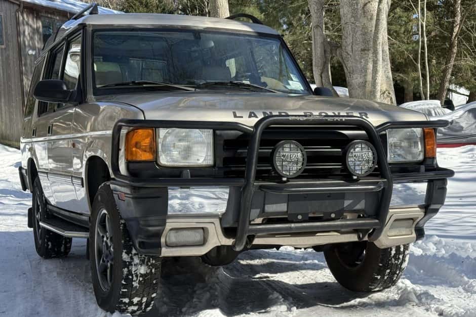 1998 Land Rover Discovery I sold for $5,900