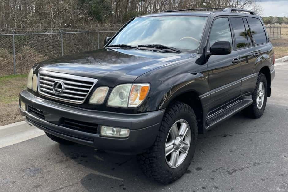 2006 Lexus LX470 sold for $15,238