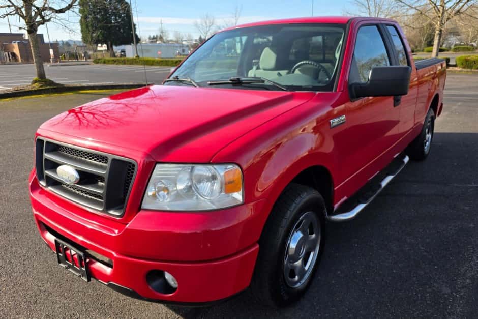 2007 Ford F-150 (2004-2008) sold for $7,700