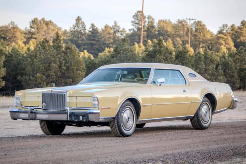 1974 Lincoln Continental Mark IV (1972-1976) sold for $12,500