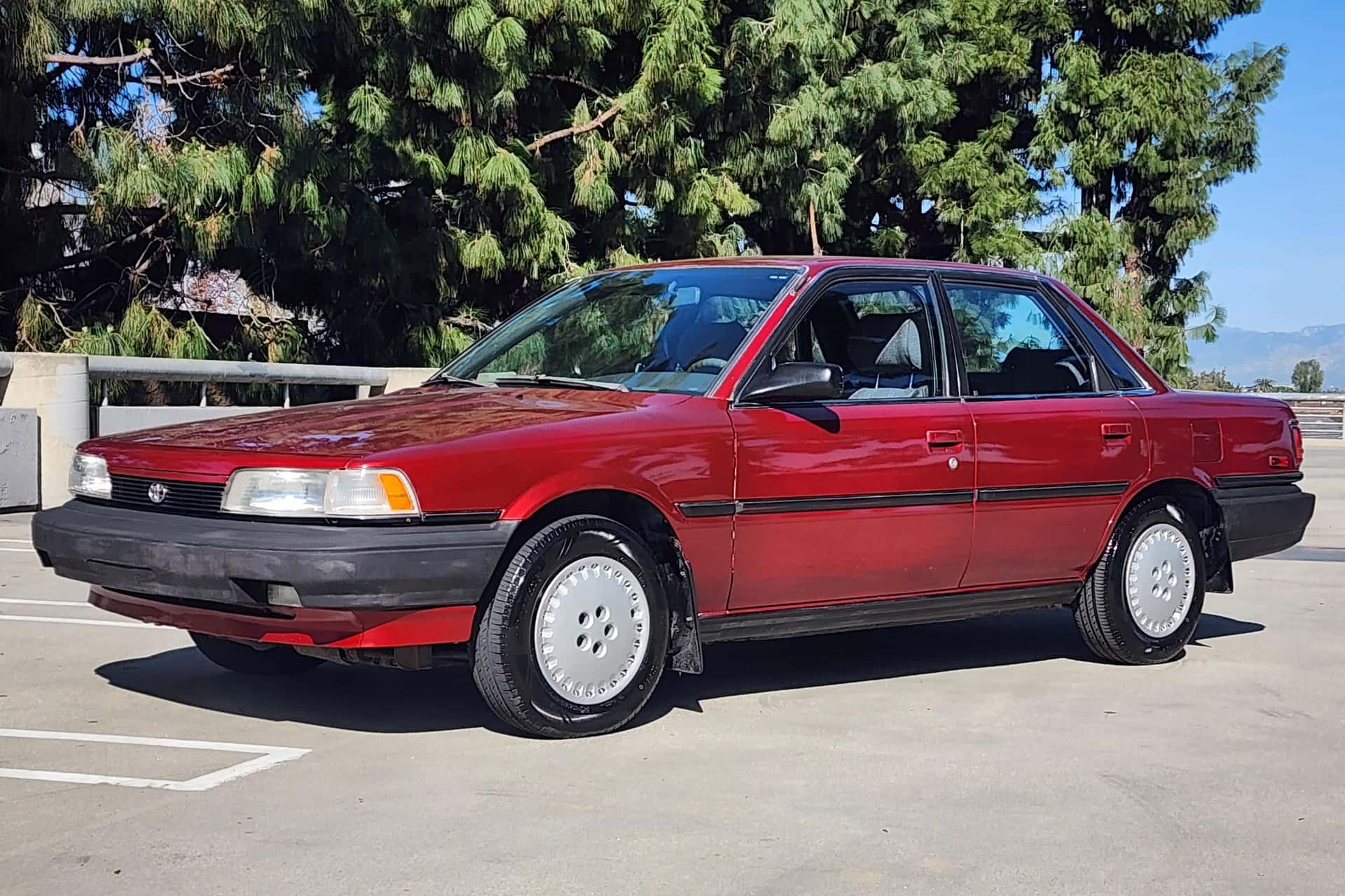 1990 Toyota Camry sold for $5,400