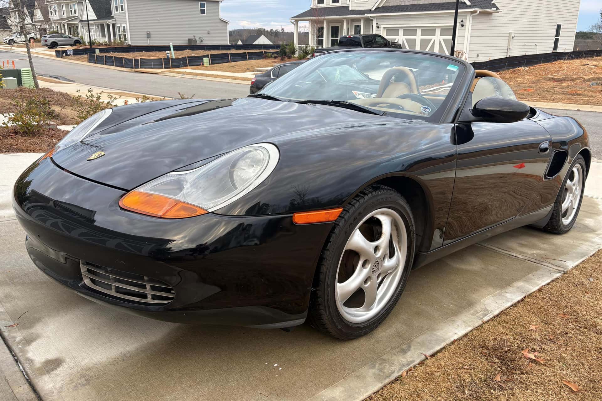 2000 Porsche 986 Boxster sold for $9,800