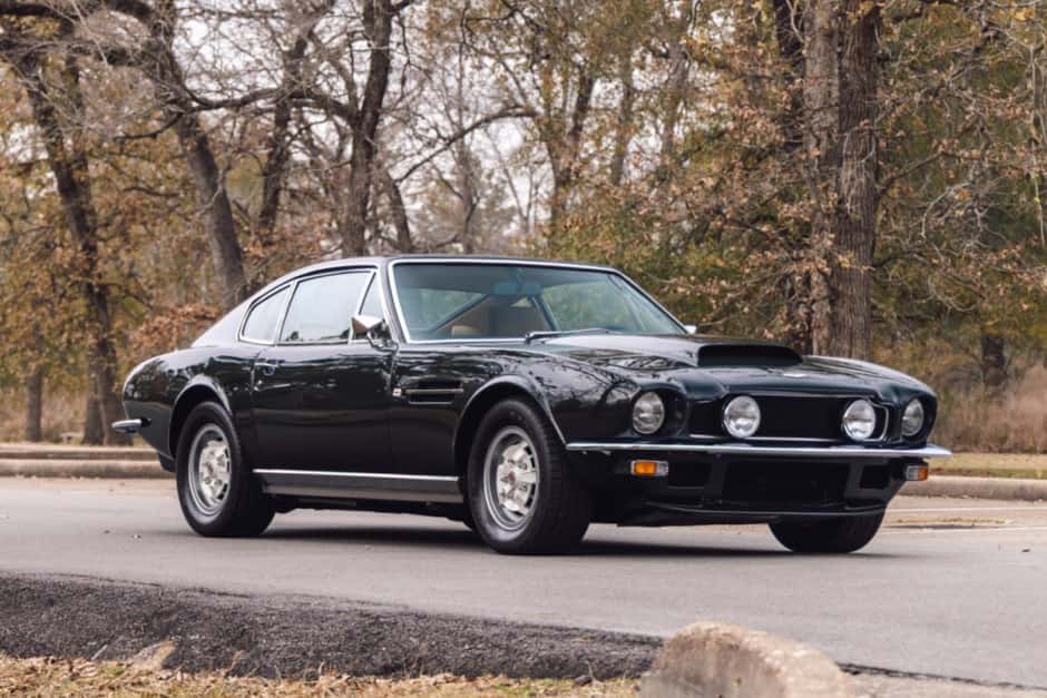 1975 Aston Martin V8 (1977-1989) sold for $155,000