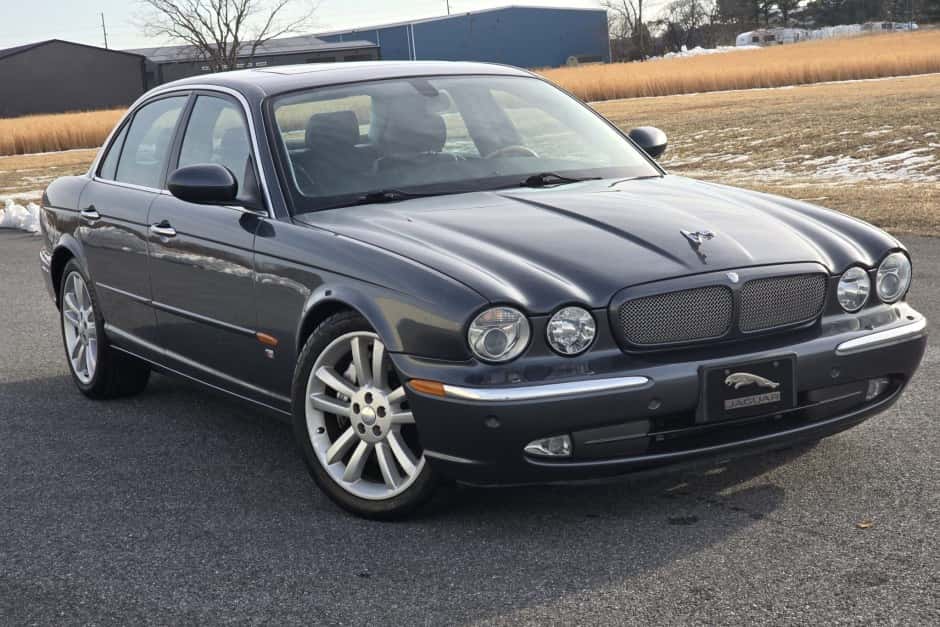 2005 Jaguar X350/X356/X358 XJR (2004-2009) sold for $10,750