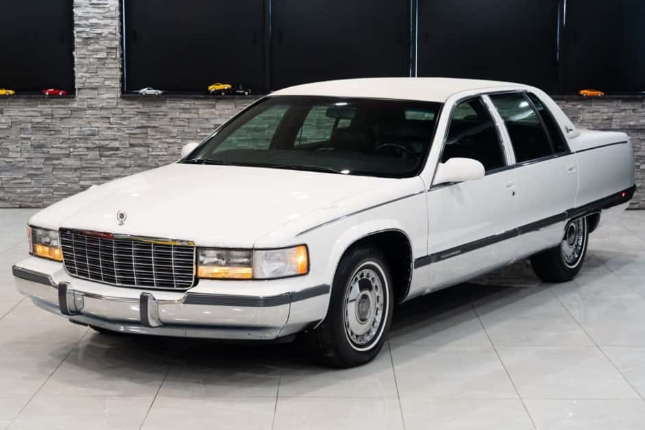 1995 Cadillac Fleetwood 1985-1996 sold for $31,000