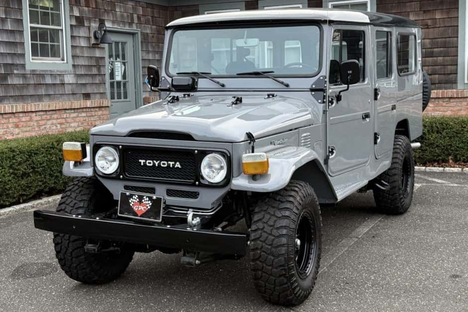 1984 Toyota Land Cruiser FJ45 sold for $71,500