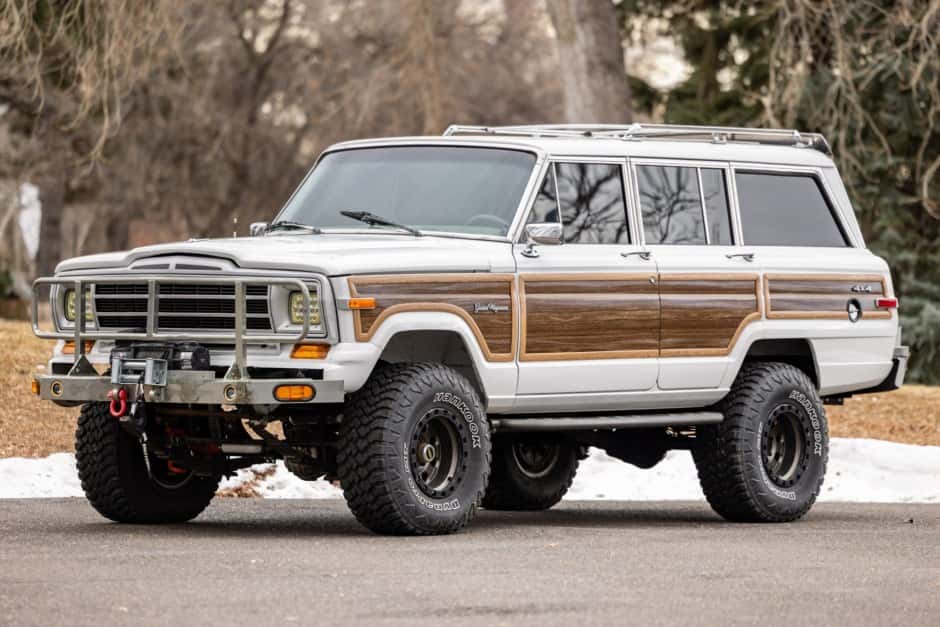 1991 Jeep SJ Grand Wagoneer sold for $37,000