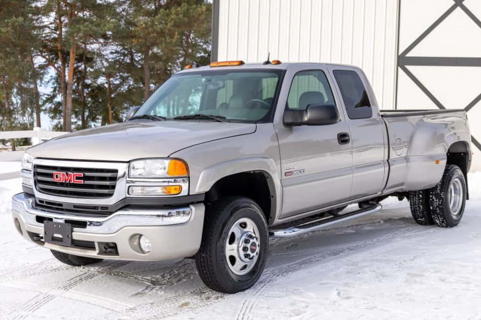 2004 GMC Sierra HD (GMT800 2000-2007) sold for $41,500