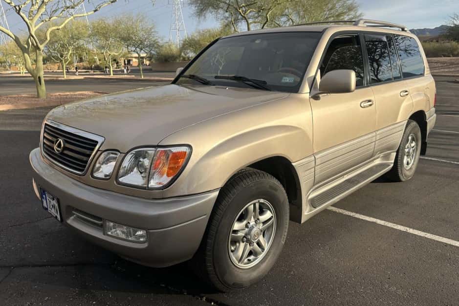 2002 Lexus LX470 sold for $14,750