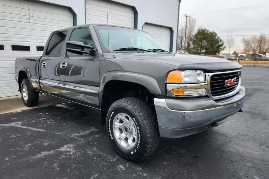 2002 GMC Sierra (GMT800 1999-2007) sold for $19,750