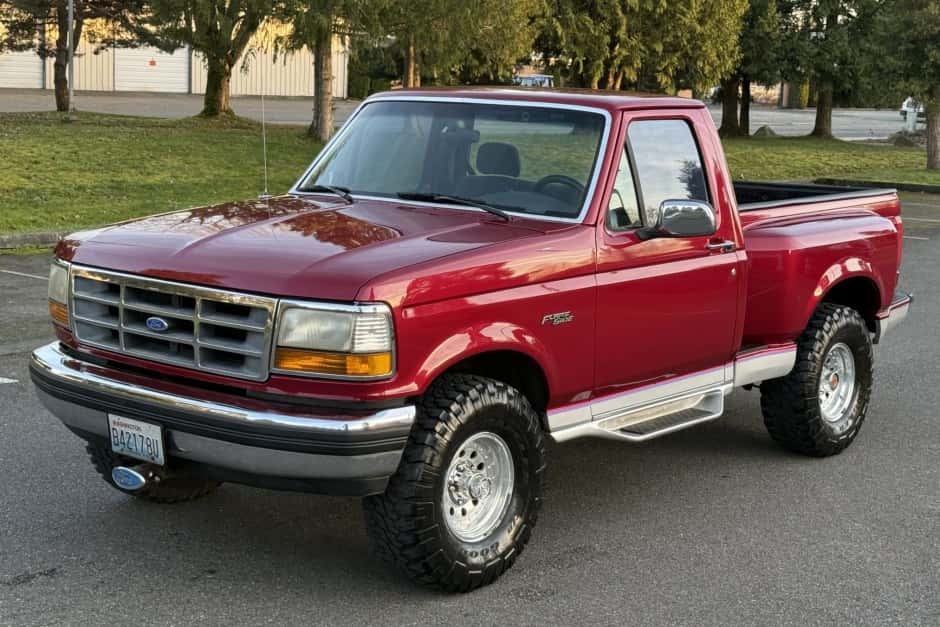 1992 Ford F-Series 1992-1997 sold for $13,100