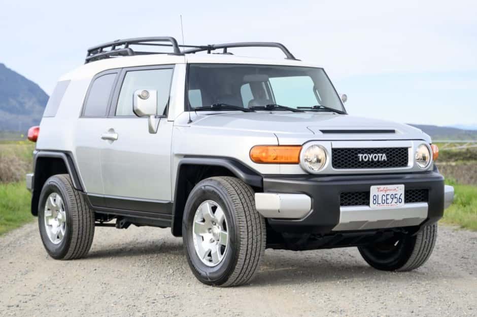 2007 Toyota FJ Cruiser sold for $24,000