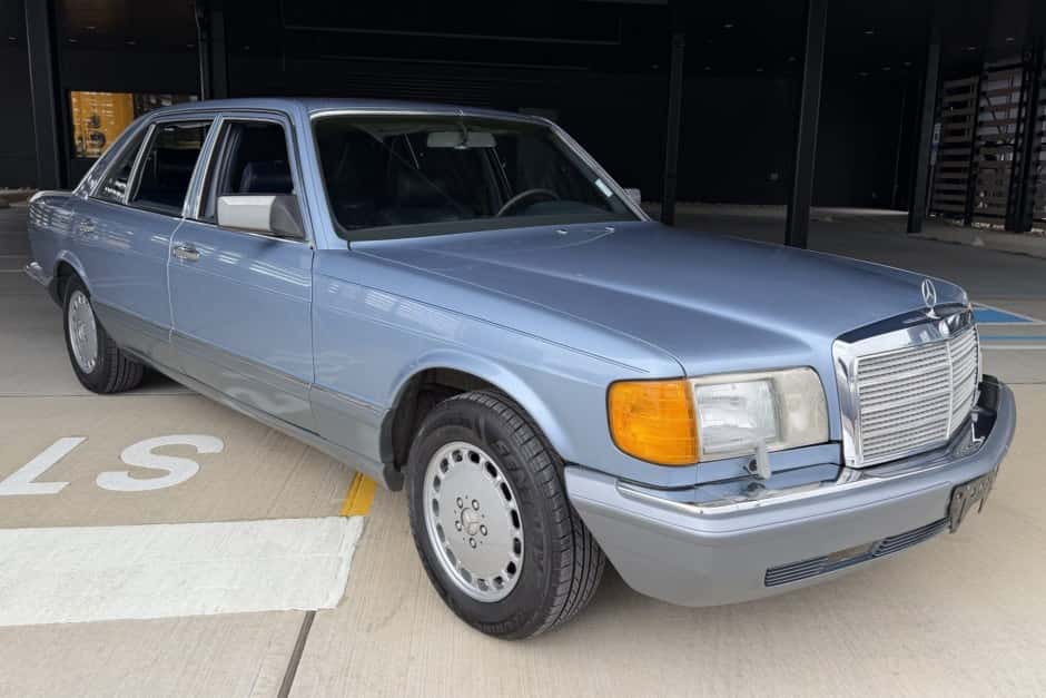 1987 Mercedes-Benz W126 S-Class sold for $8,000