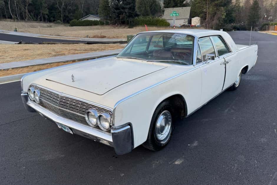 1962 Lincoln Continental (1961-1969) sold for $11,000