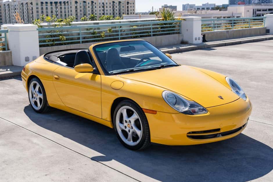 2000 Porsche 996 911 Carrera sold for $27,250