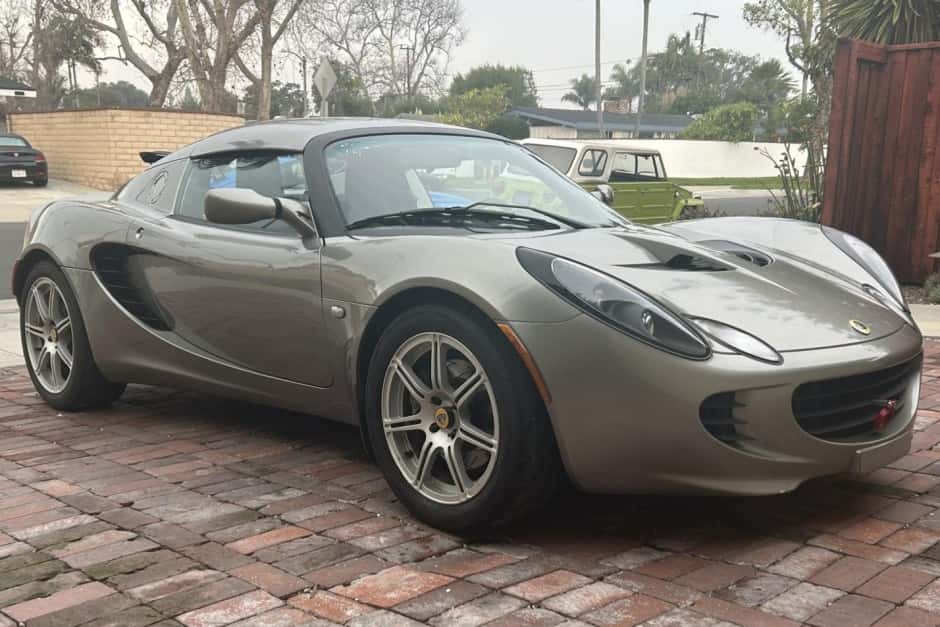 2005 Lotus Elise sold for $35,522