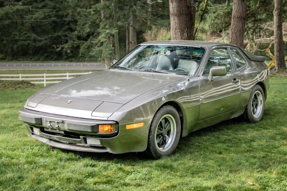 1984 Porsche 944 sold for $8,400