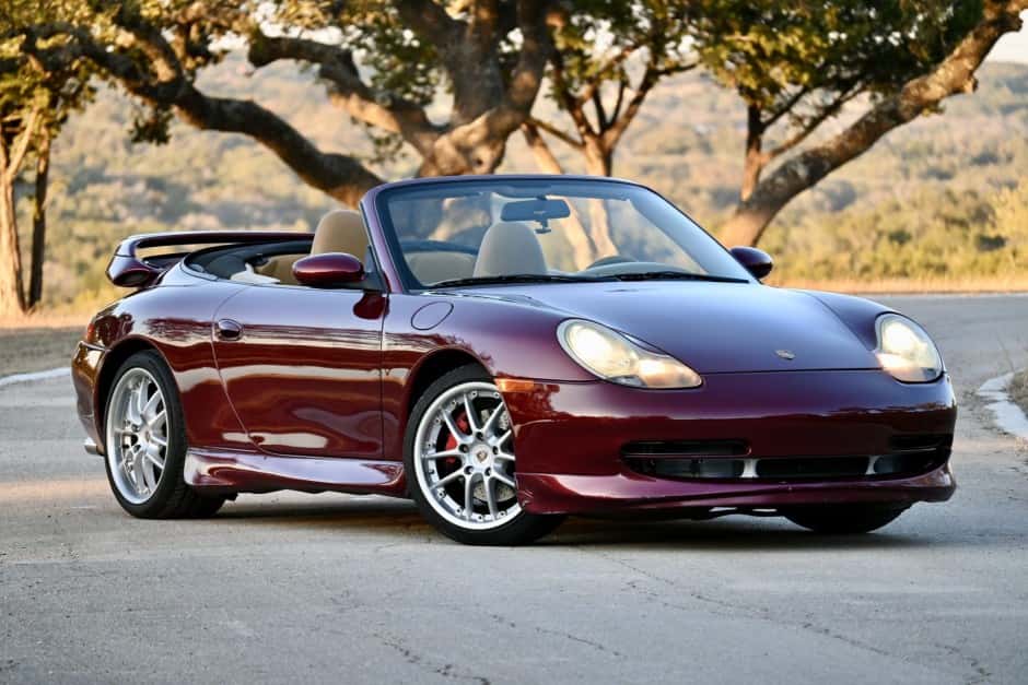 2000 Porsche 996 911 Carrera sold for $15,250