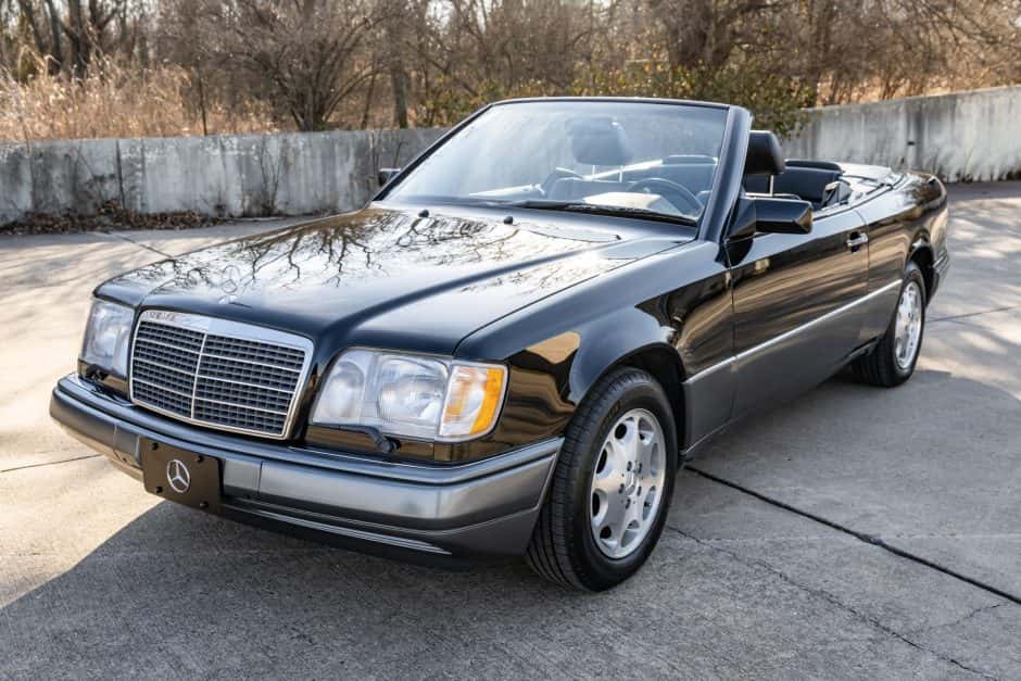 1995 Mercedes-Benz W124 E-Class sold for $21,000