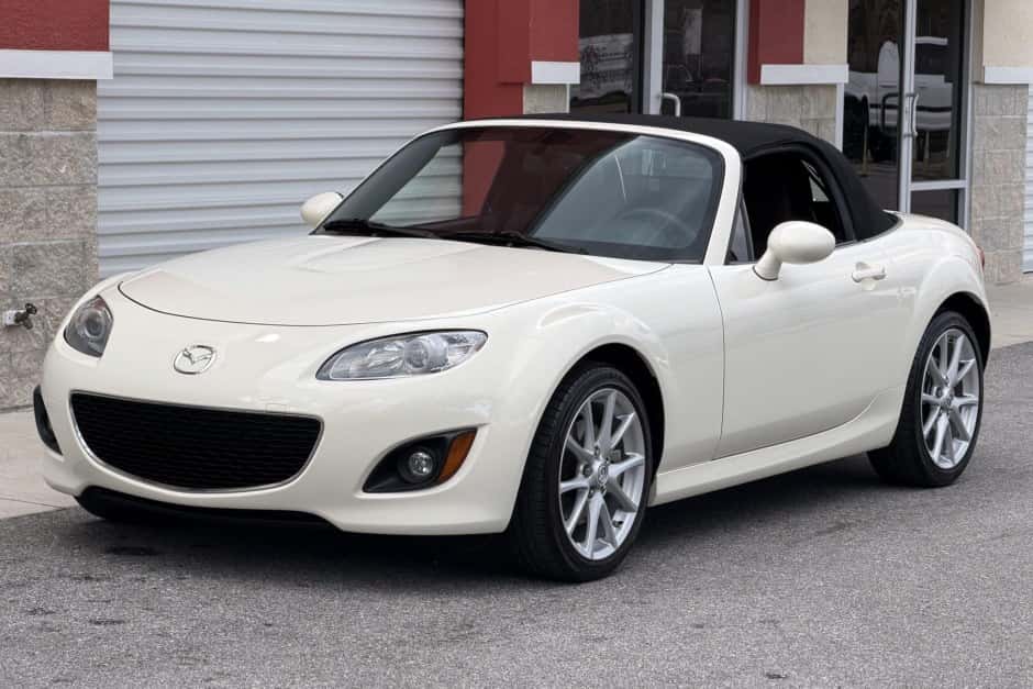 2009 Mazda NC MX-5 Miata sold for $18,000