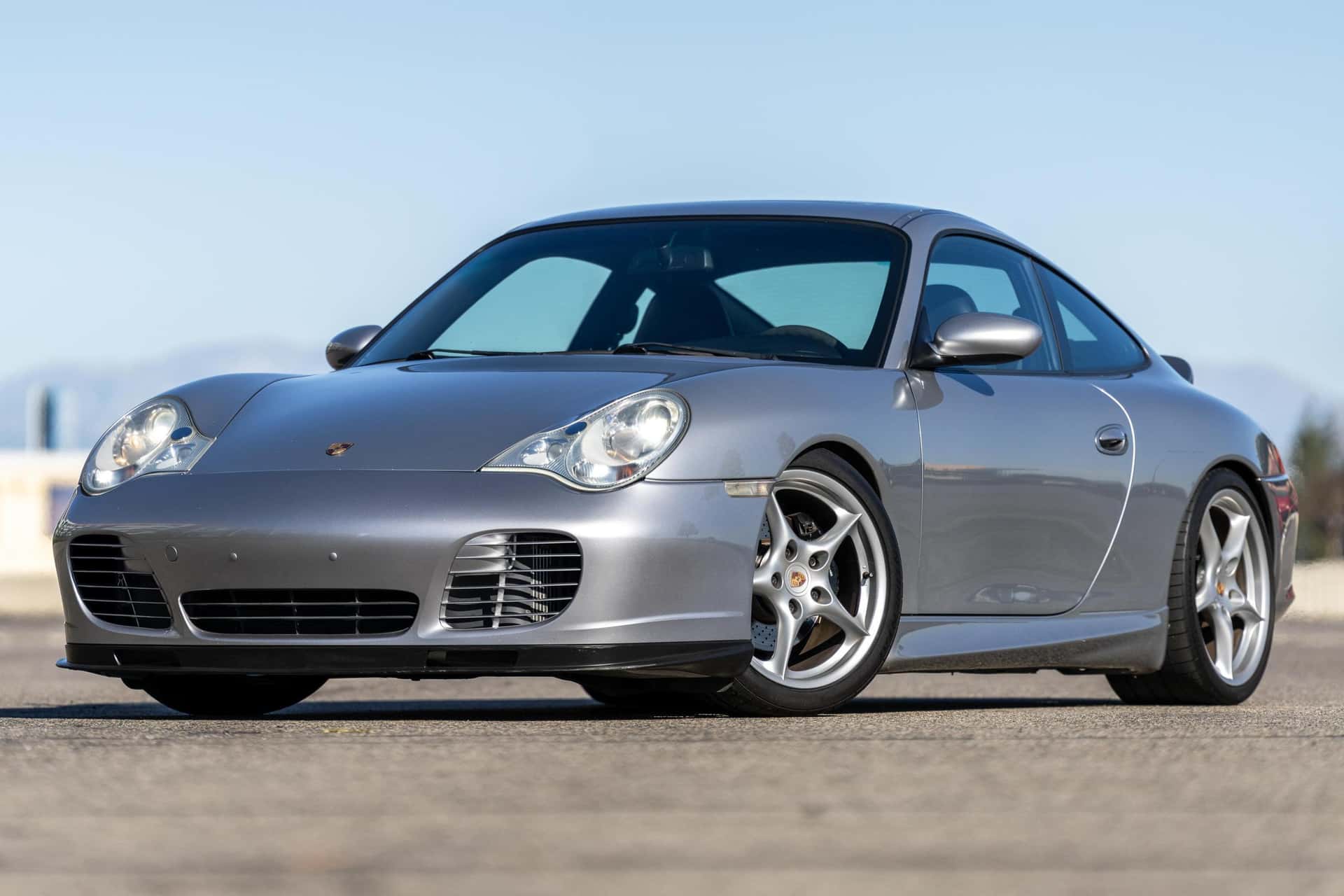 2004 Porsche 996 911 sold for $36,333