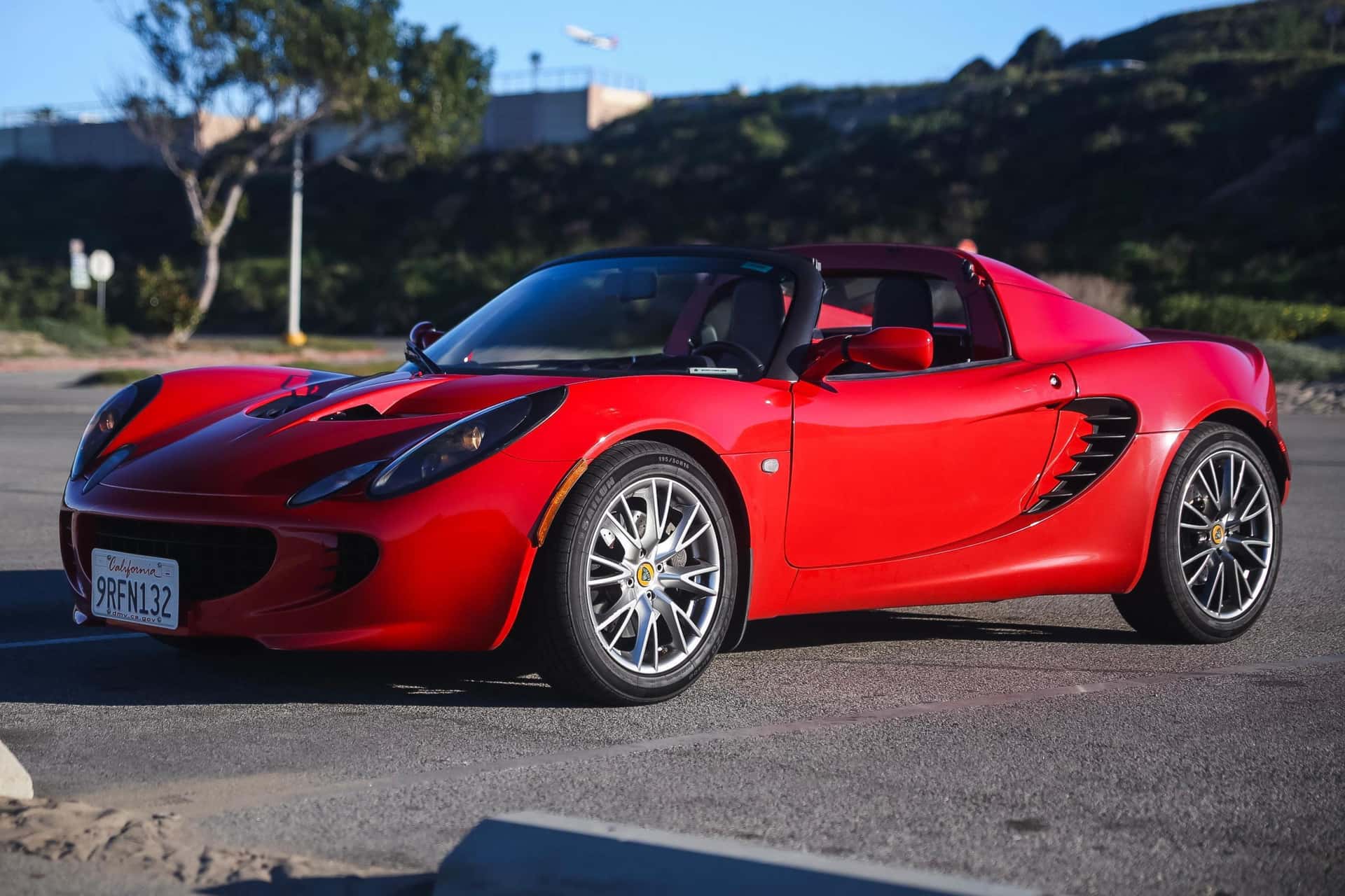 2005 Lotus Elise sold for $31,000