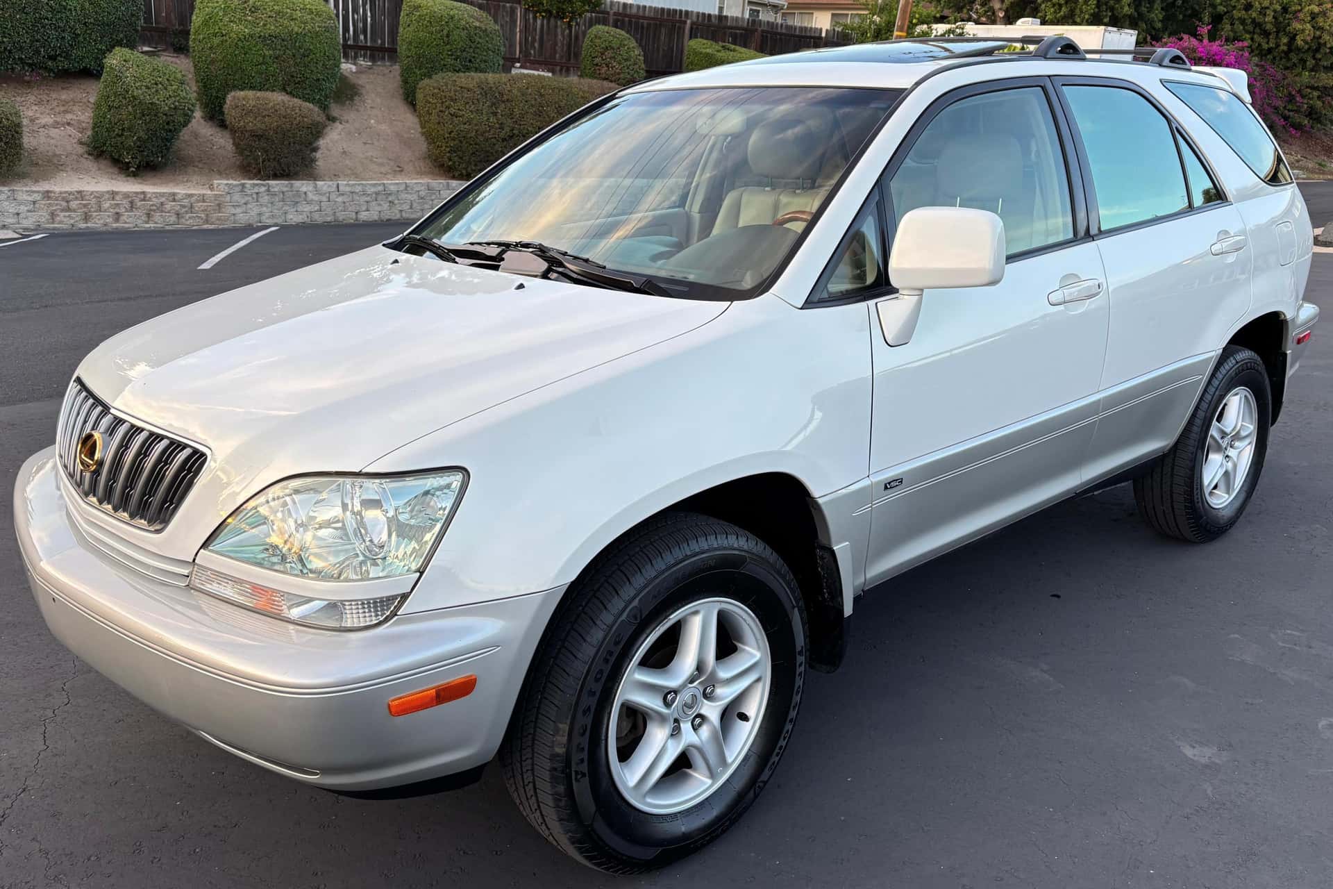 2002 Lexus RX sold for $6,900