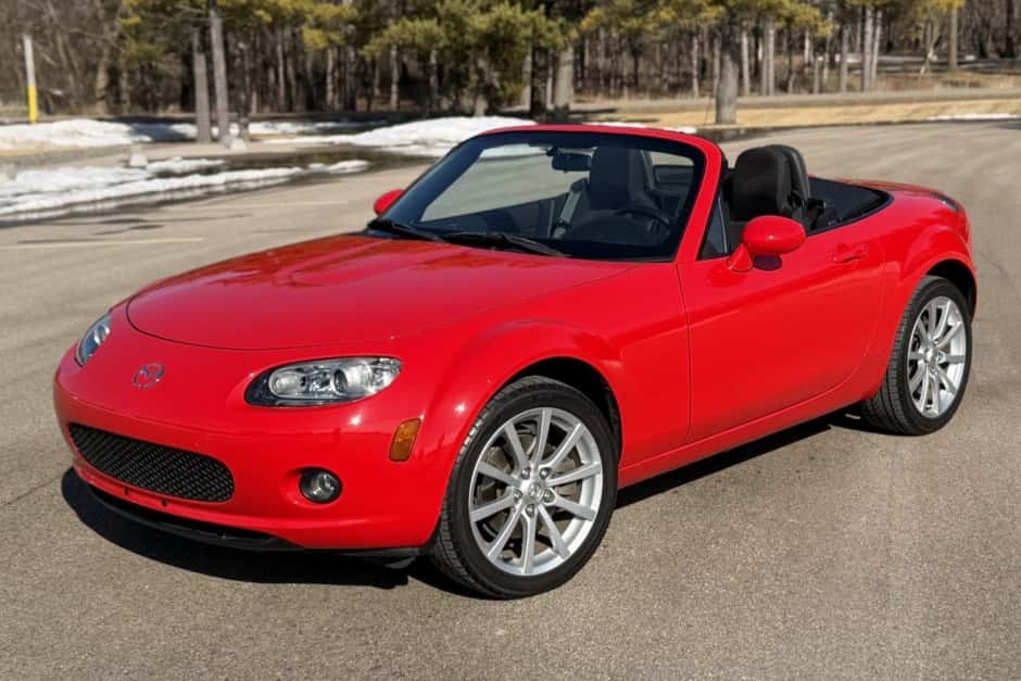 2006 Mazda NC MX-5 Miata sold for $9,311