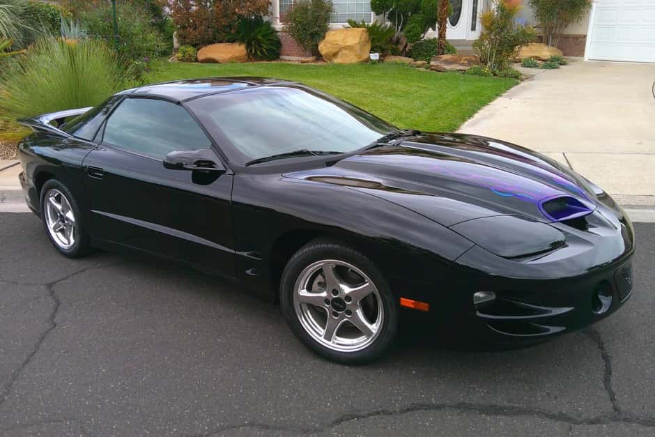 2000 Pontiac Firebird (4th Generation – 1993-2002) sold for $28,750