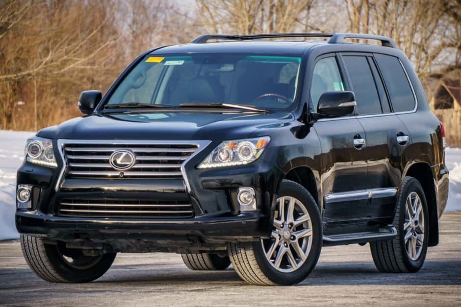2013 Lexus LX570 sold for $45,250
