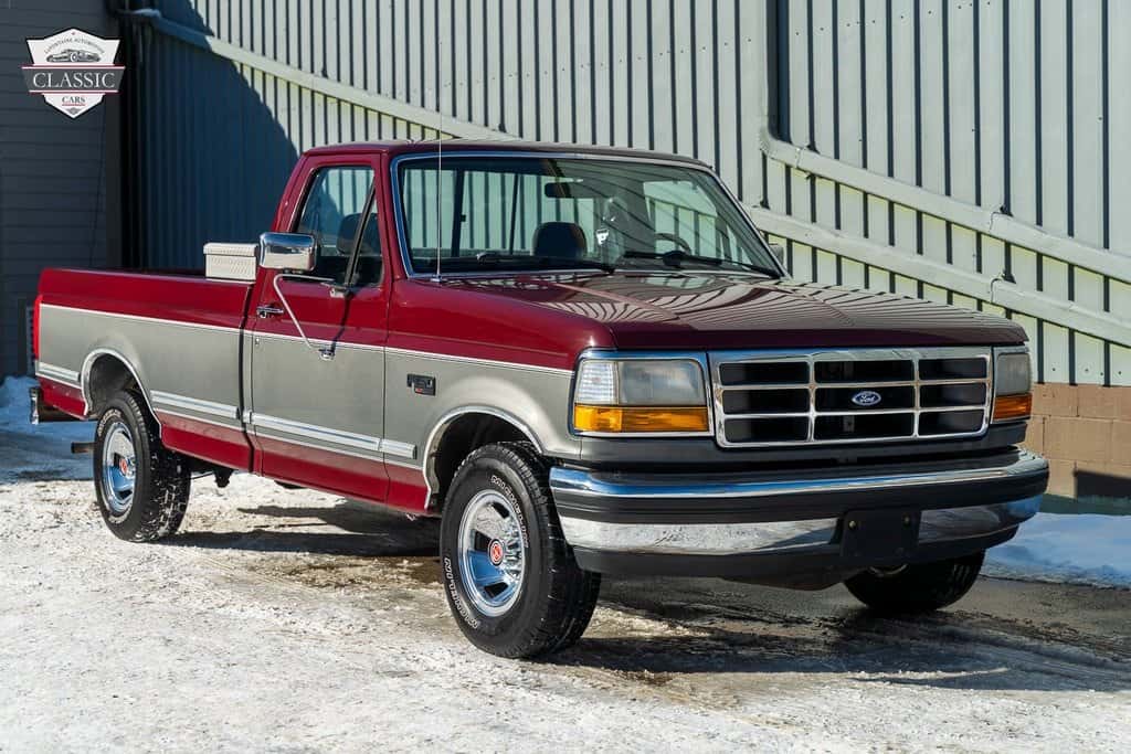1992 Ford F-150 XLT Lariat sold for $17,325