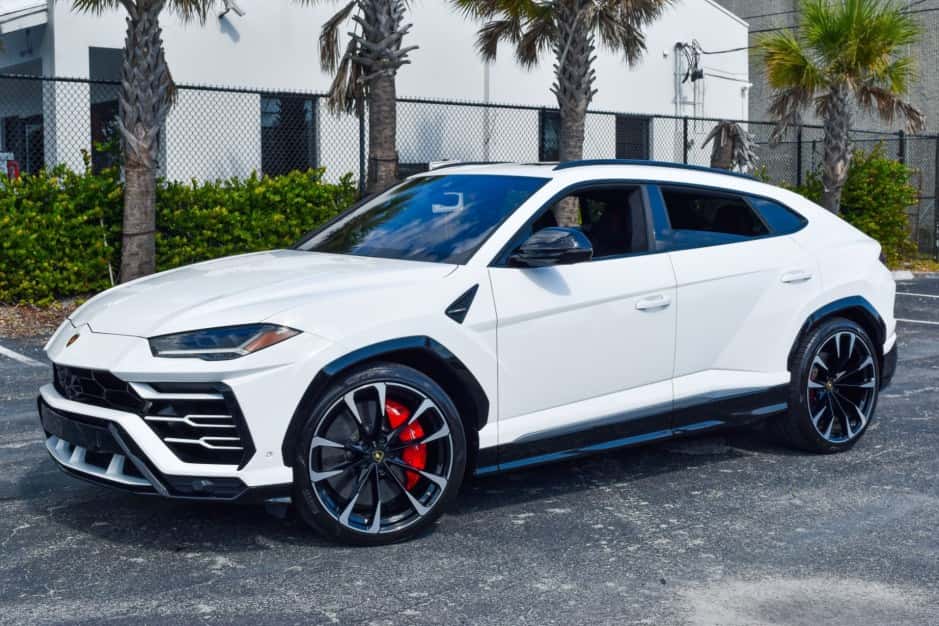 2019 Lamborghini Urus sold for $146,777