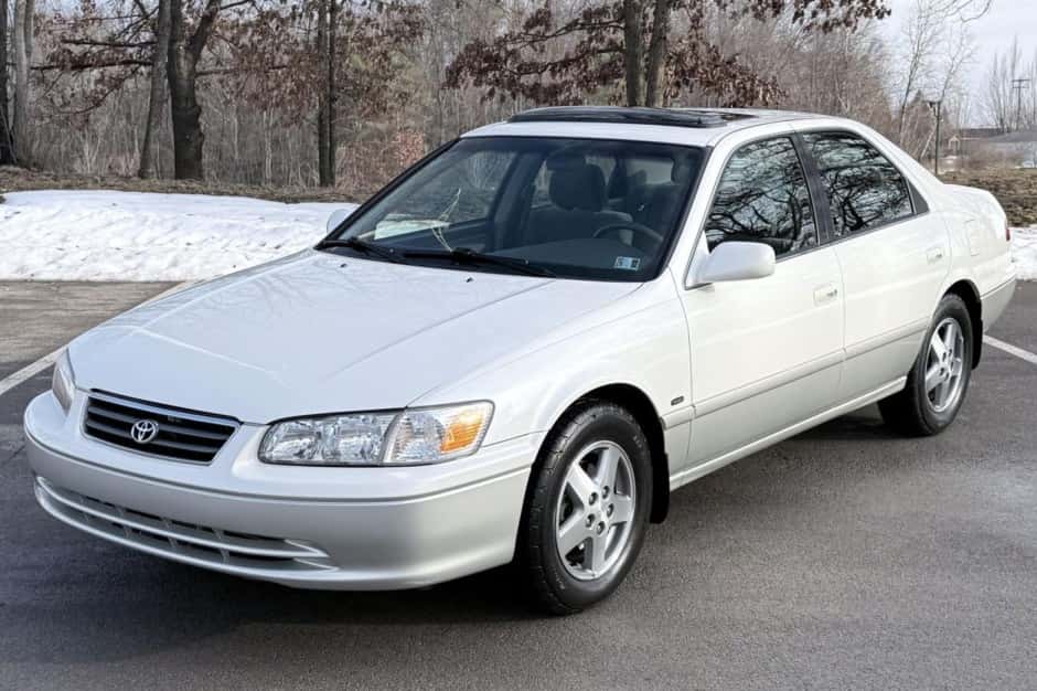2001 Toyota Camry sold for $9,250