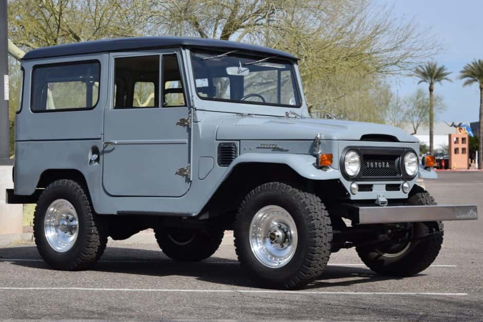 1969 Toyota Land Cruiser FJ40 sold for $17,000