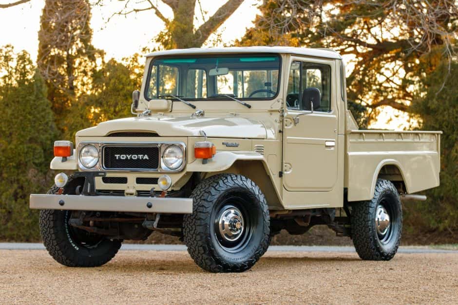 1984 Toyota Land Cruiser FJ45 sold for $30,250