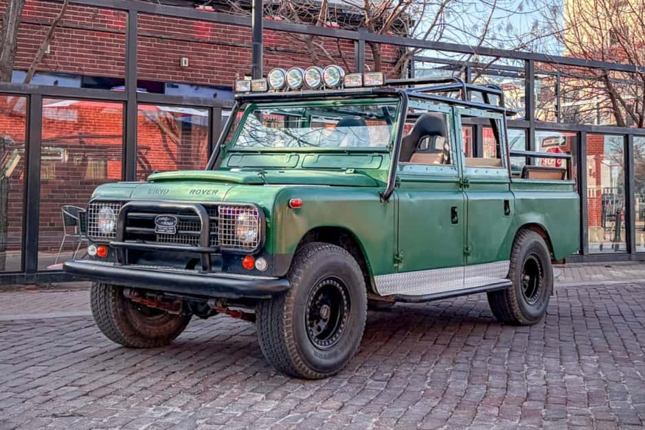 1969 Land Rover Series 109 sold for $7,200