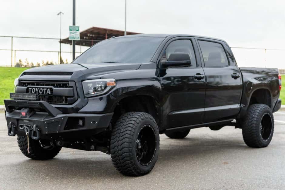 2017 Toyota Tundra (XK50 2007-2021) sold for $33,000