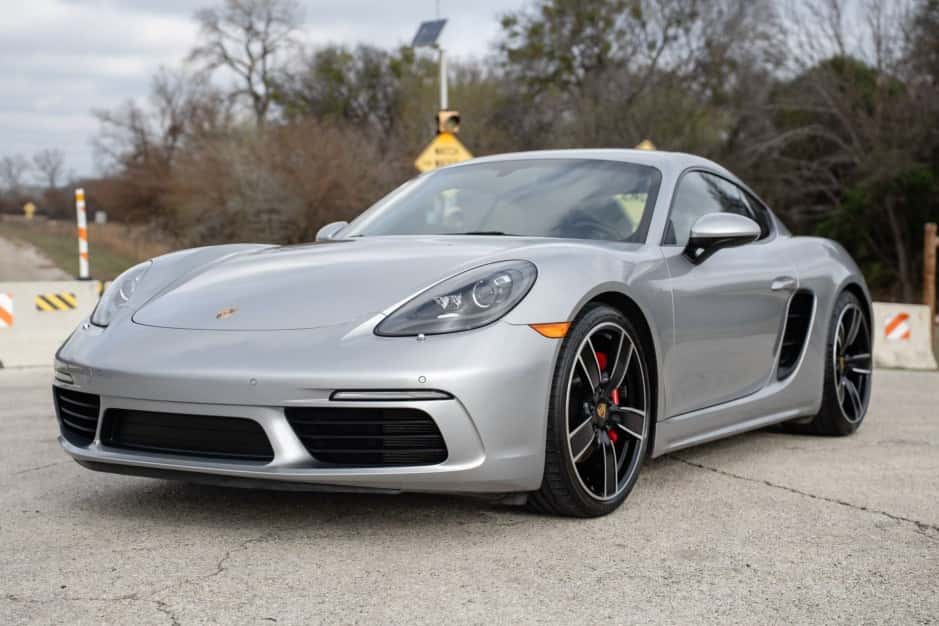 2019 Porsche 982 718 Cayman sold for $58,500