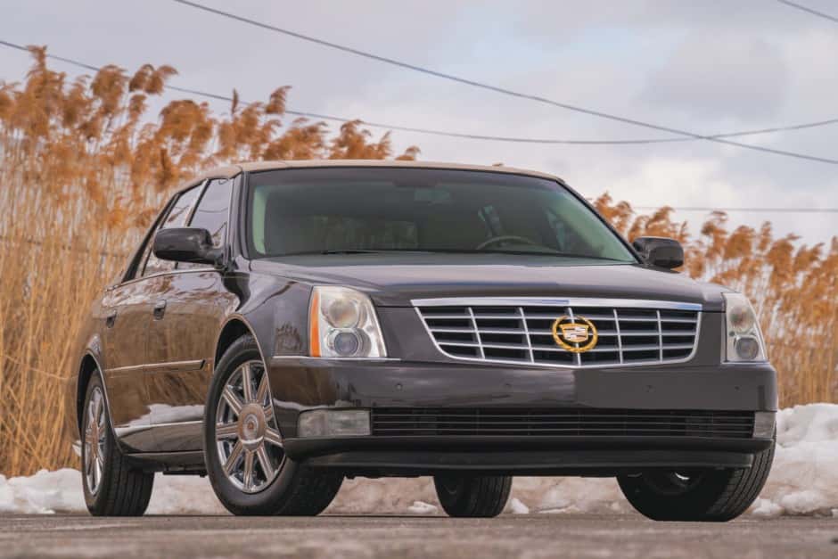 2008 Cadillac DTS sold for $8,332