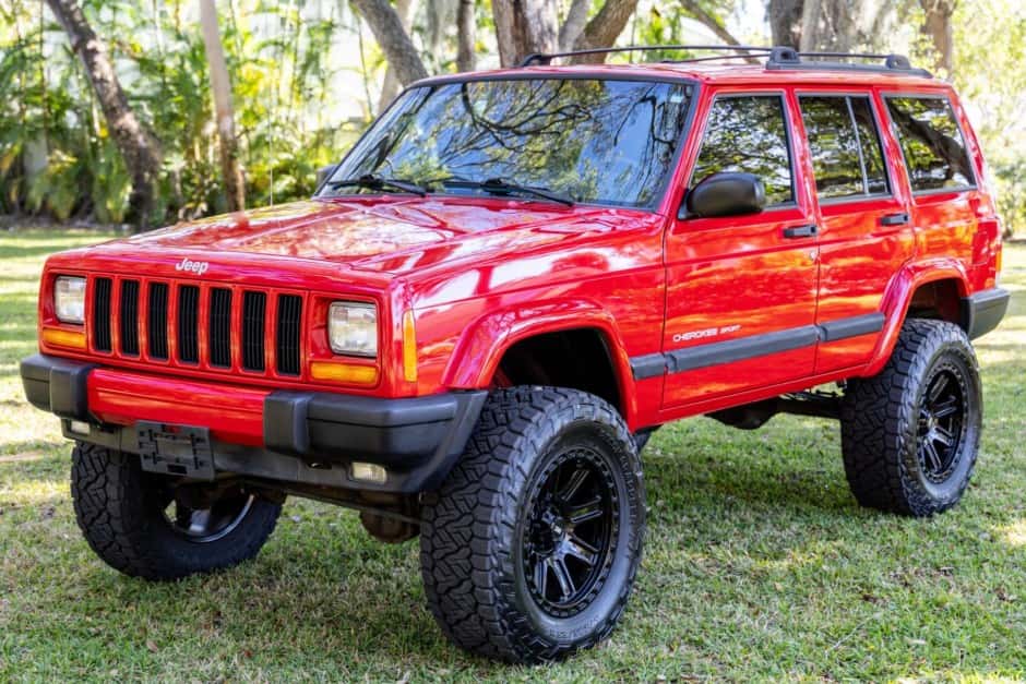 2001 Jeep XJ Cherokee sold for $16,500