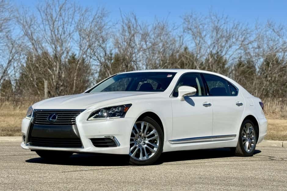 2017 Lexus LS Sedan sold for $42,500